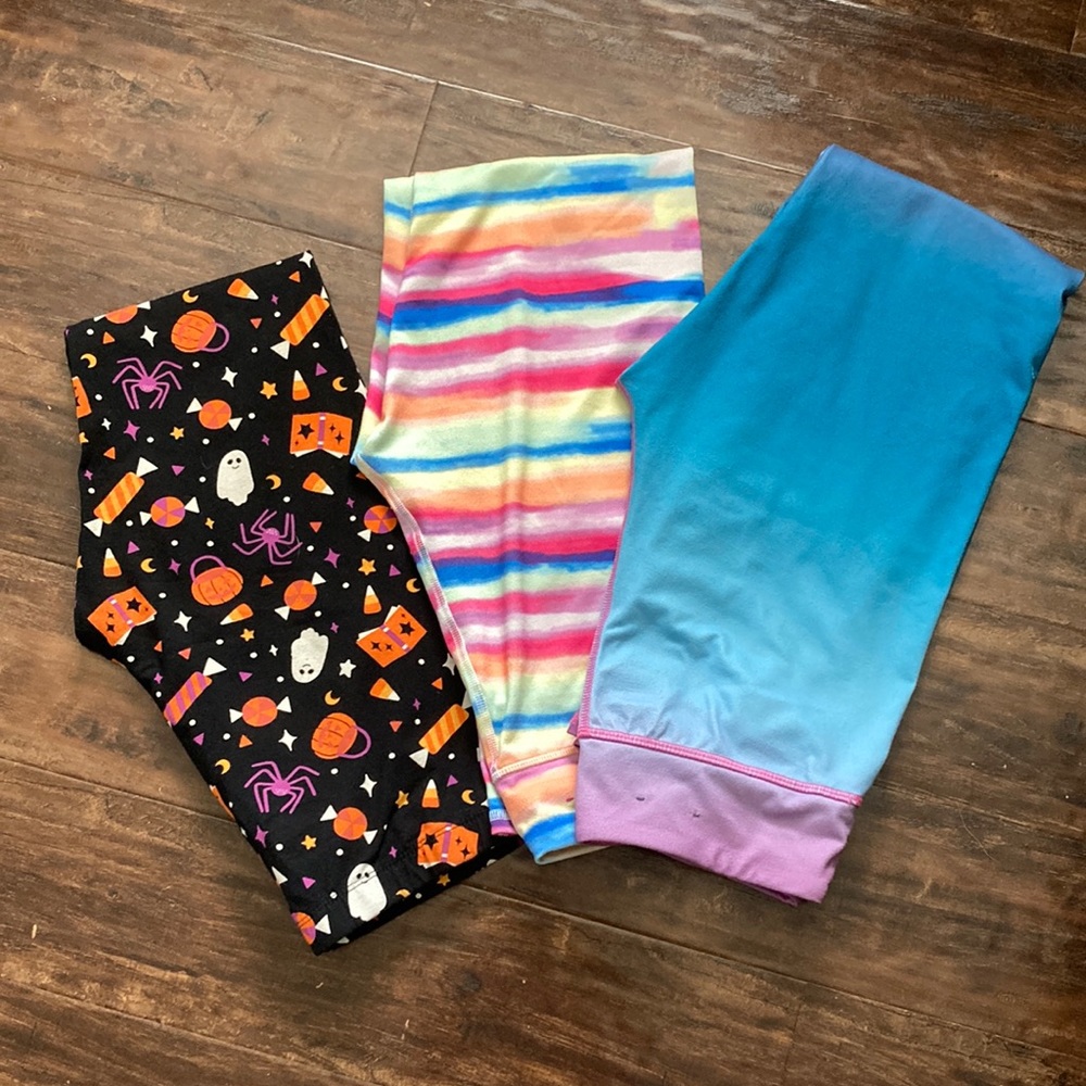 🎉Leggings bundle includes 3 leggings, size 14/16